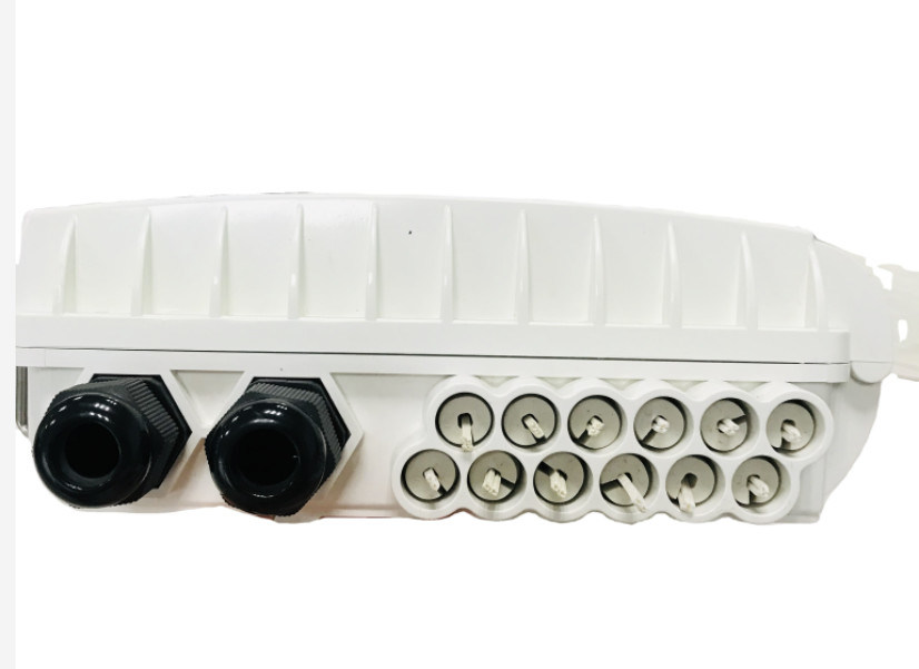 फाइबर ऑप्टिक कैबिनेट 16 कोर आउटडोर FTTH FTTB FTTX नेटवर्क पीसी / ABS सामग्री